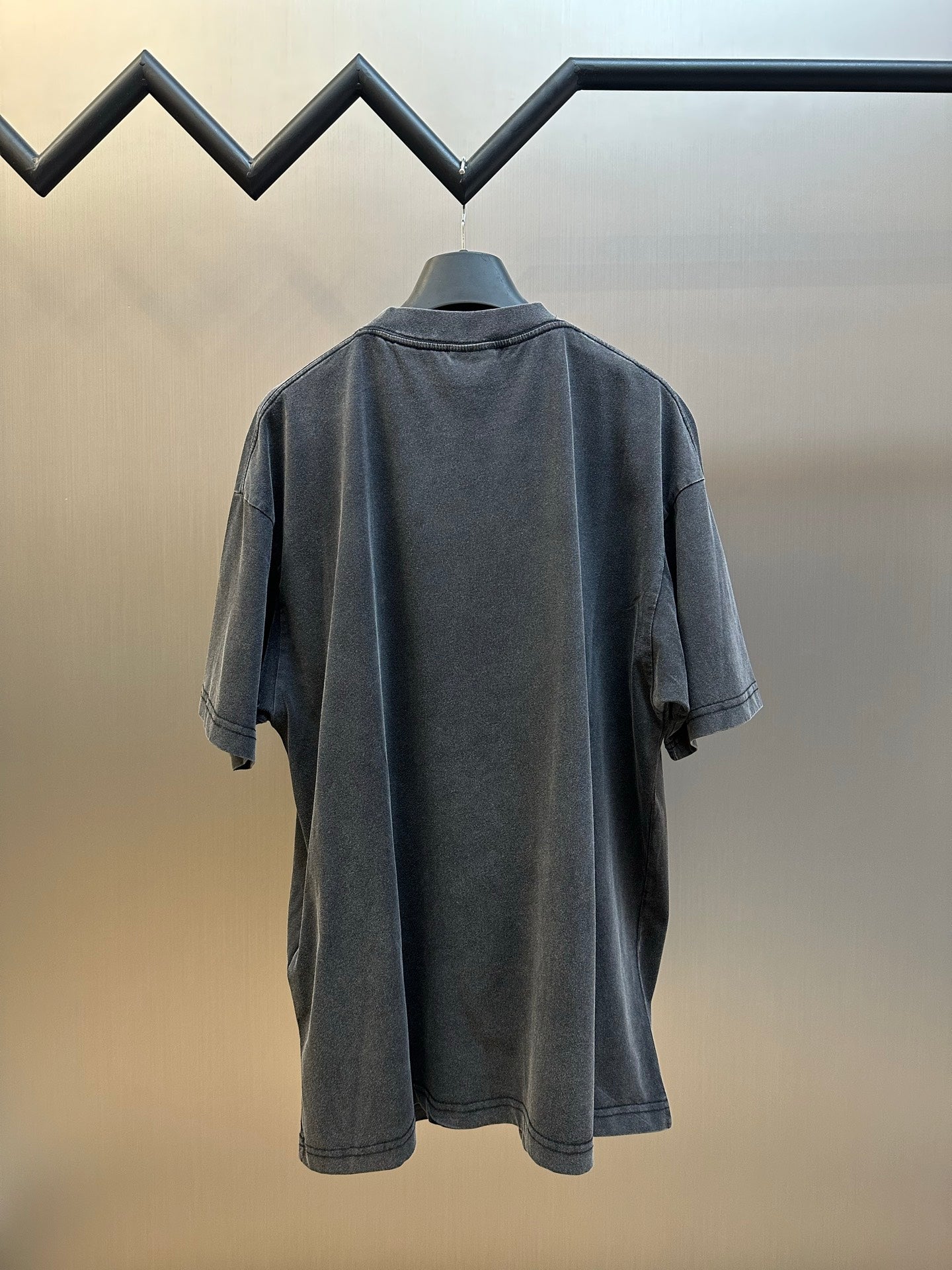 Balenciaga dark gray T-shirt with crew neck, short sleeves, plain back