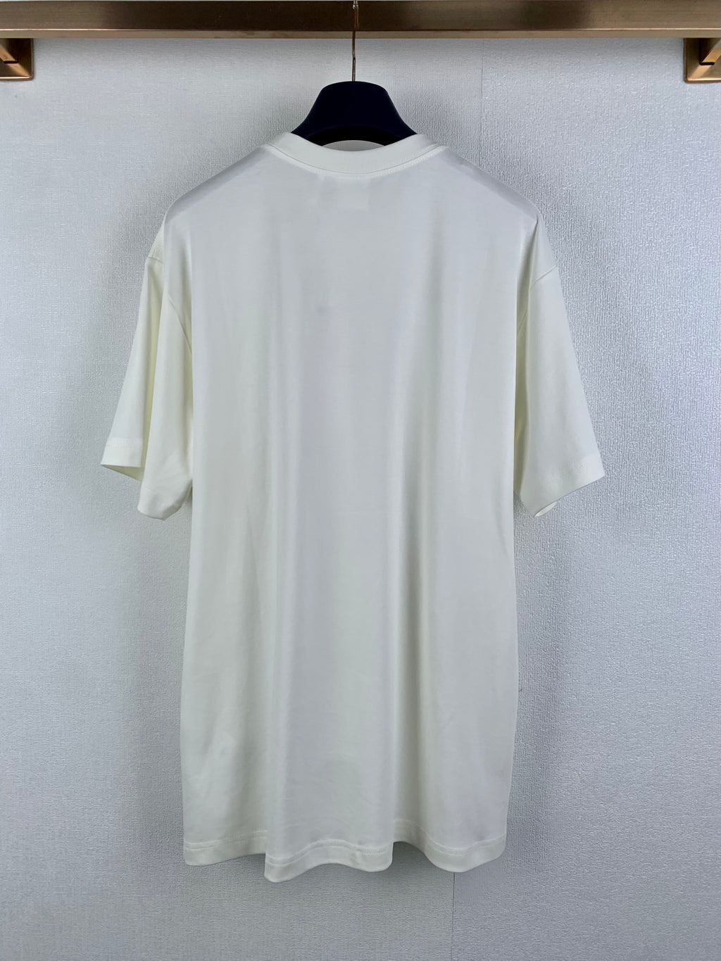 White short-sleeve T-shirt with plain back