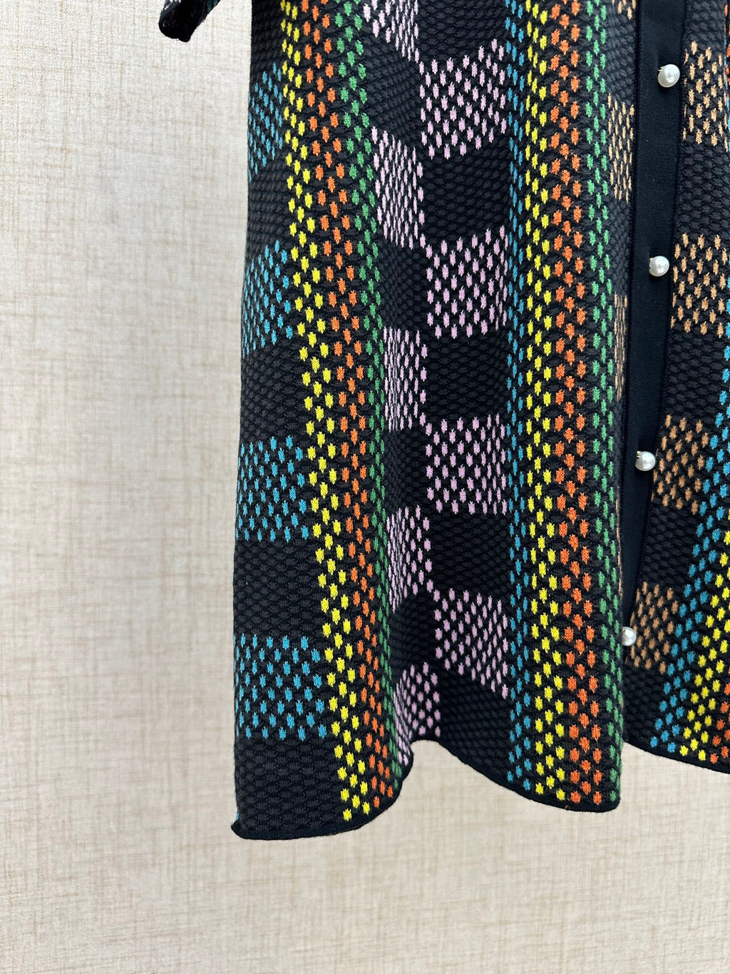 Multicolor checkered short-sleeve shirt with contrast stripe trim near hem