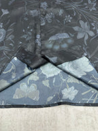Short-sleeve shirt back fabric, dark navy with blue-gray floral vine print