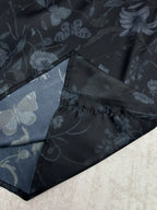 Short-sleeve shirt hem and side seam, dark navy floral print with light blue lining