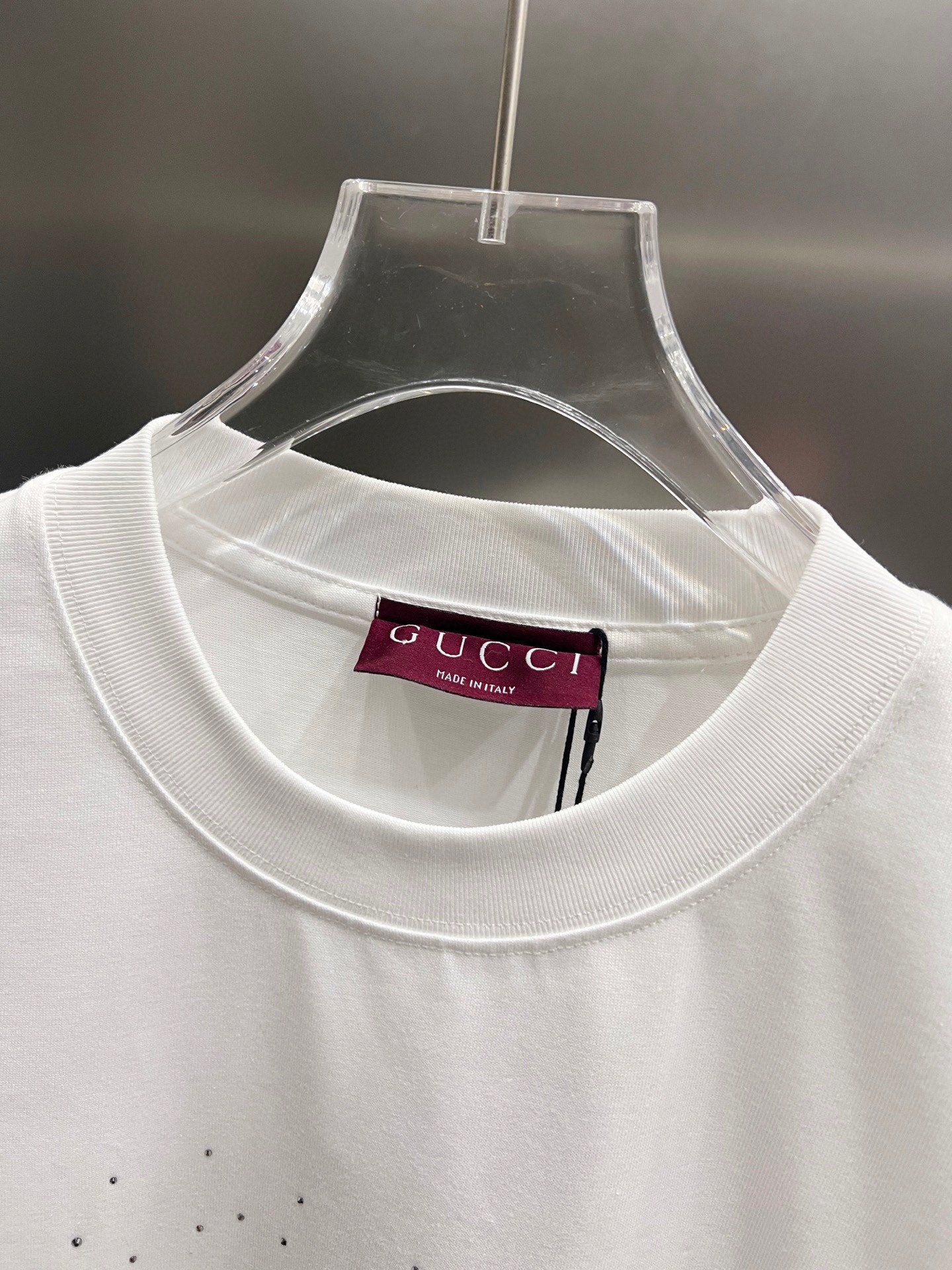 Gucci white crew-neck T-shirt with size tag at neckline inside