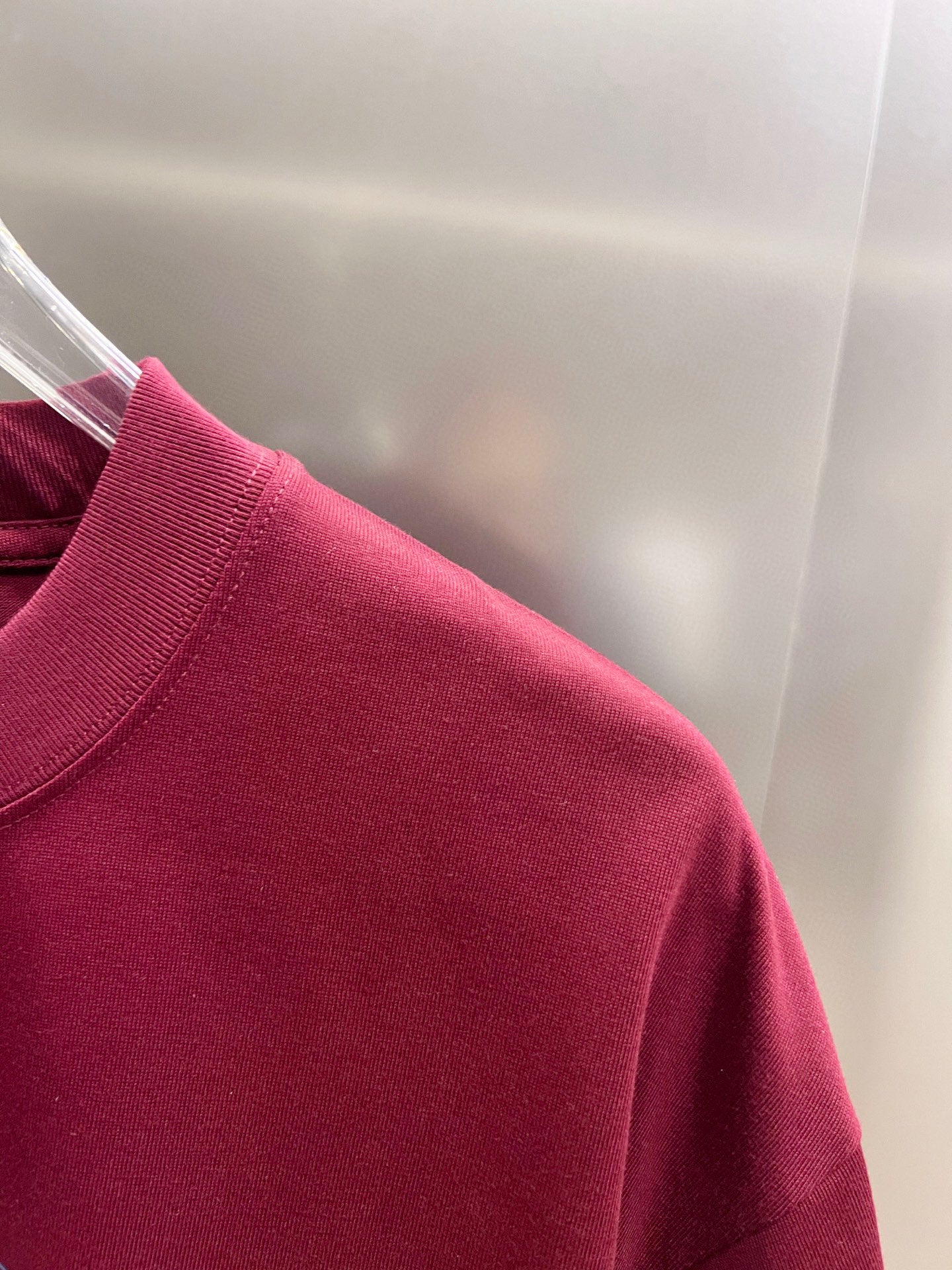Magenta Versace T-shirt shoulder and neckline detail