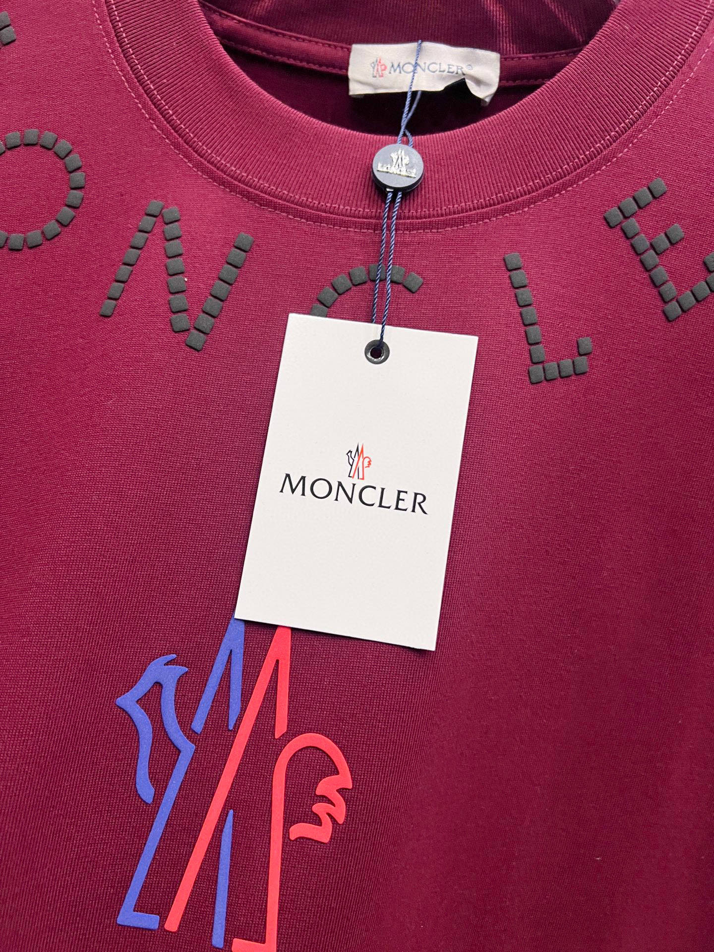 Moncler dark-red short-sleeve T-shirt with graphic logo and dangling tag