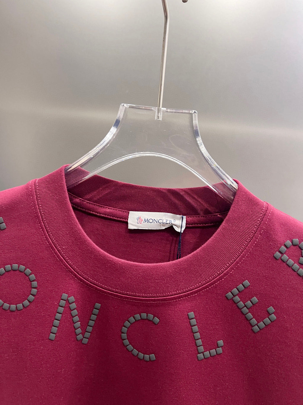 Moncler dark-red short-sleeve T-shirt neckline with logo patch and studs