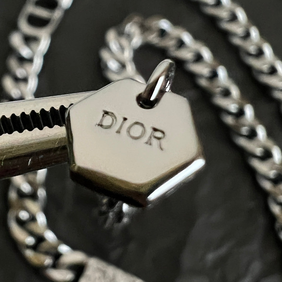 Dior engraved heart charm on silver-tone chain necklace