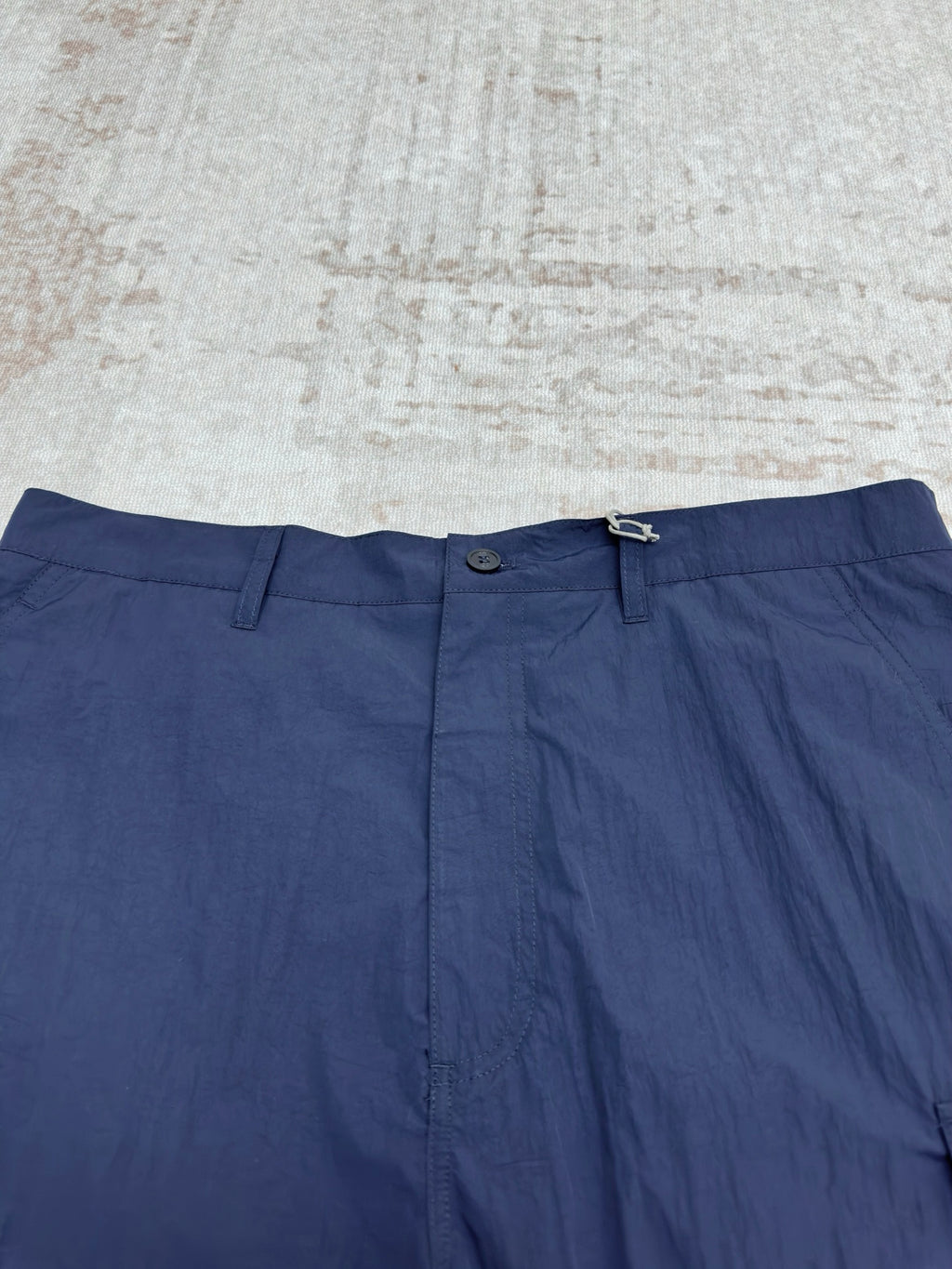 Dior blue short pants with front closure and crease at the waistband