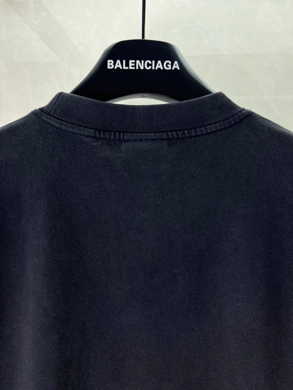 Balenciaga short-sleeve T-shirt, dark color, back collar and neckline detail
