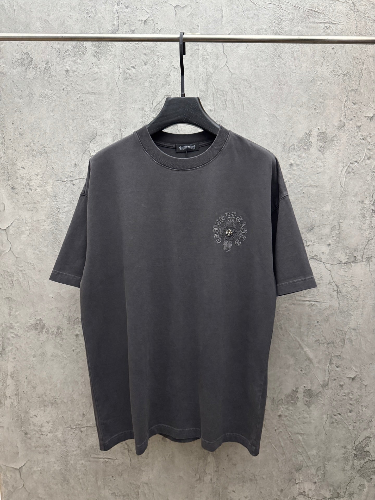 Dark gray short-sleeve crewneck T-shirt with small chest logo embroidery