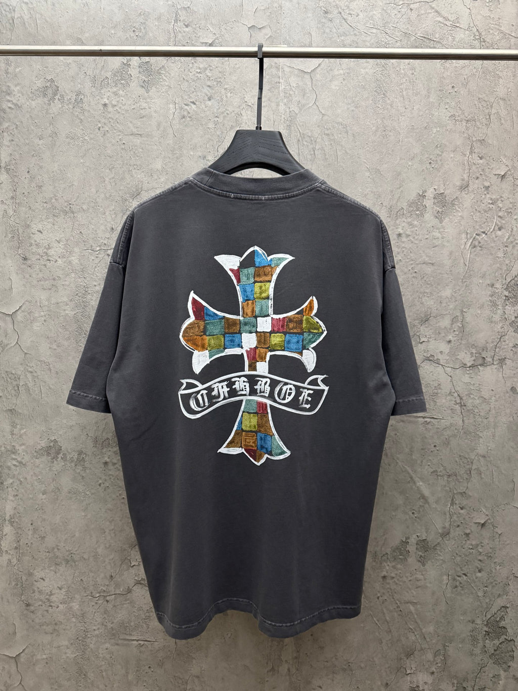 Dark gray short-sleeve T-shirt with large multicolor cross graphic on back