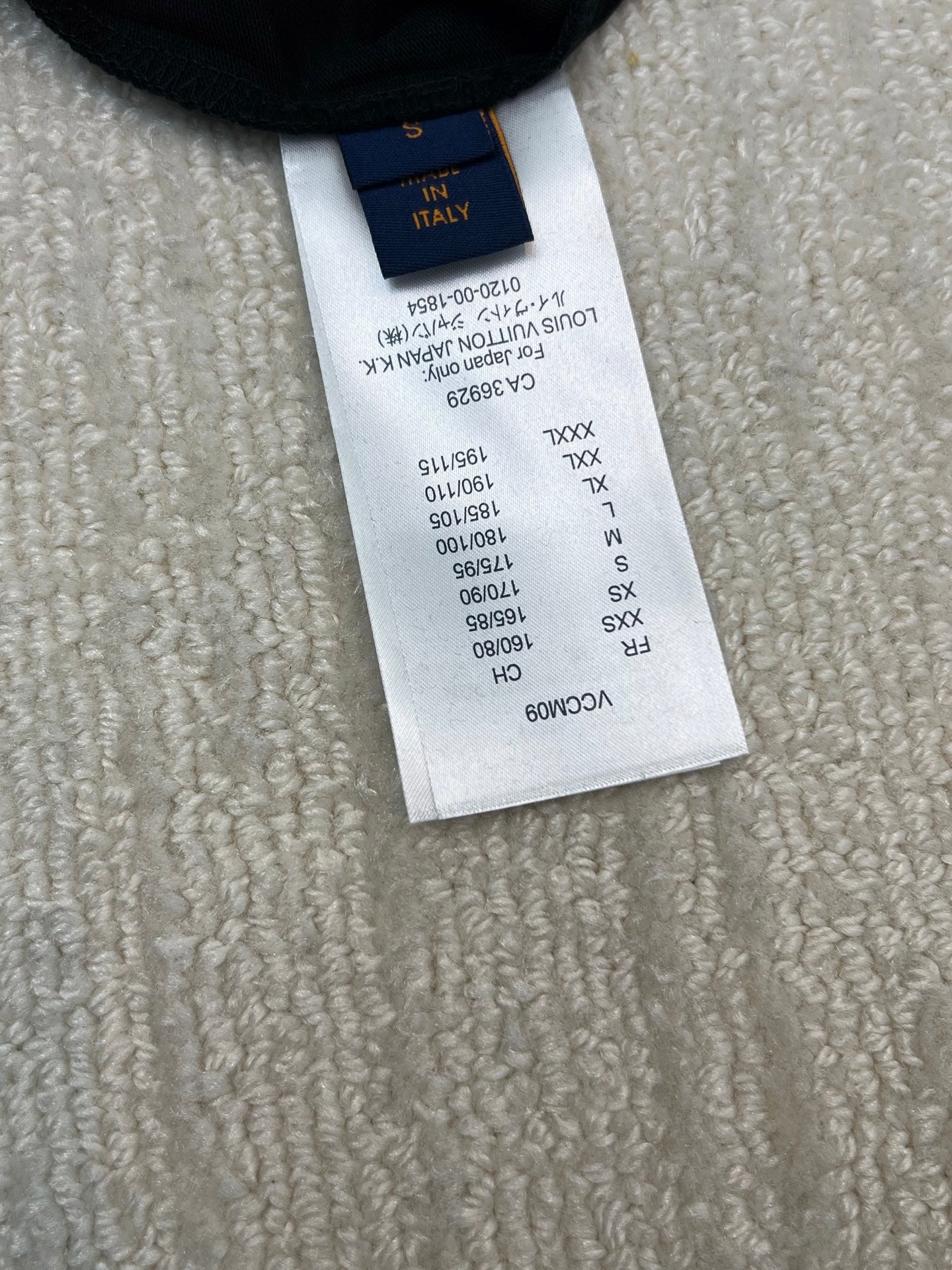 Louis Vuitton T-shirt size and fabric label on inside neck seam