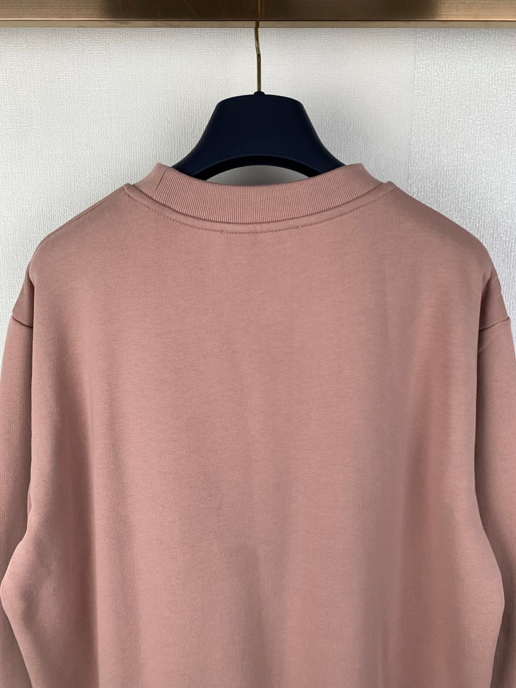 Louis Vuitton crewneck sweatshirt back neckline and upper back, mauve pink