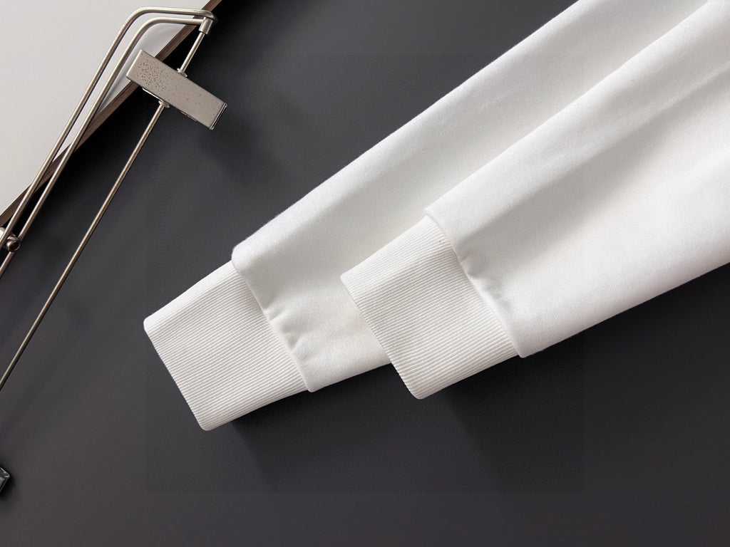 White Gucci sweatshirt sleeve cuff and hem with ribbed knit finish