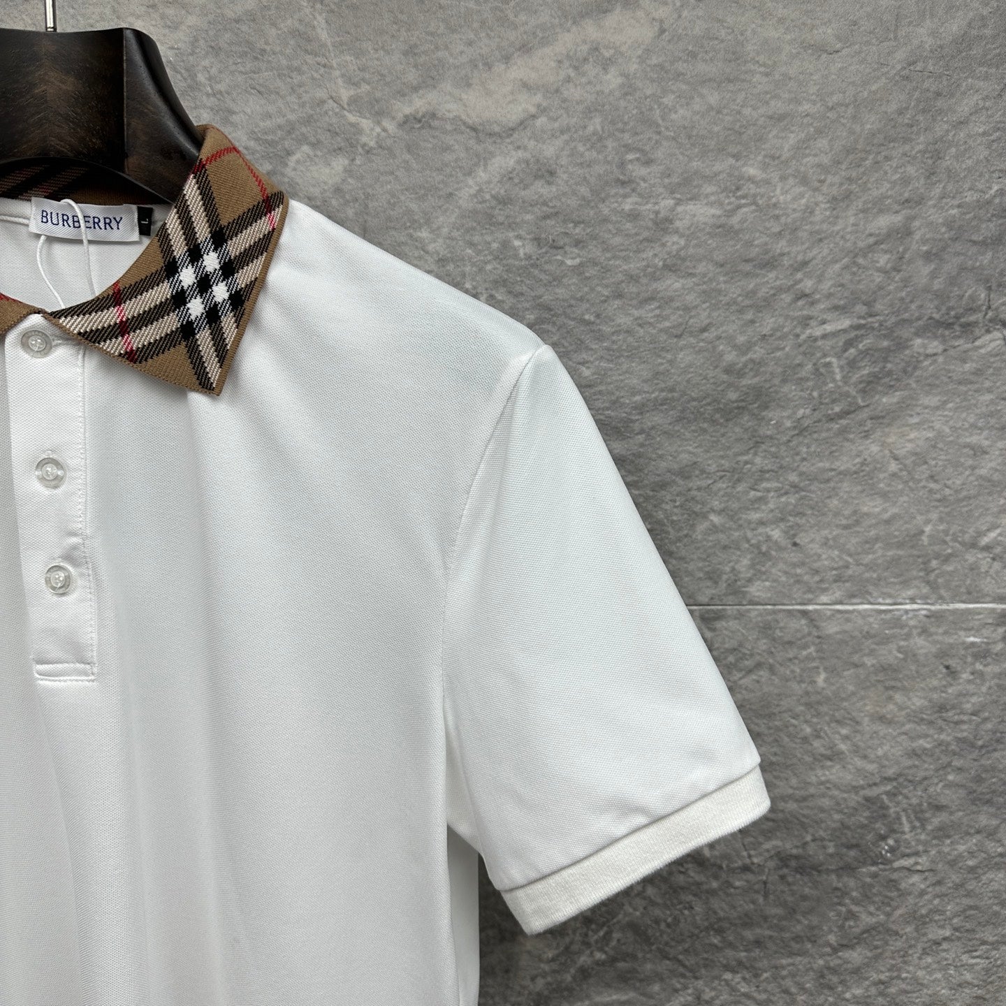 Burberry white polo shirt sleeve with plaid inner collar