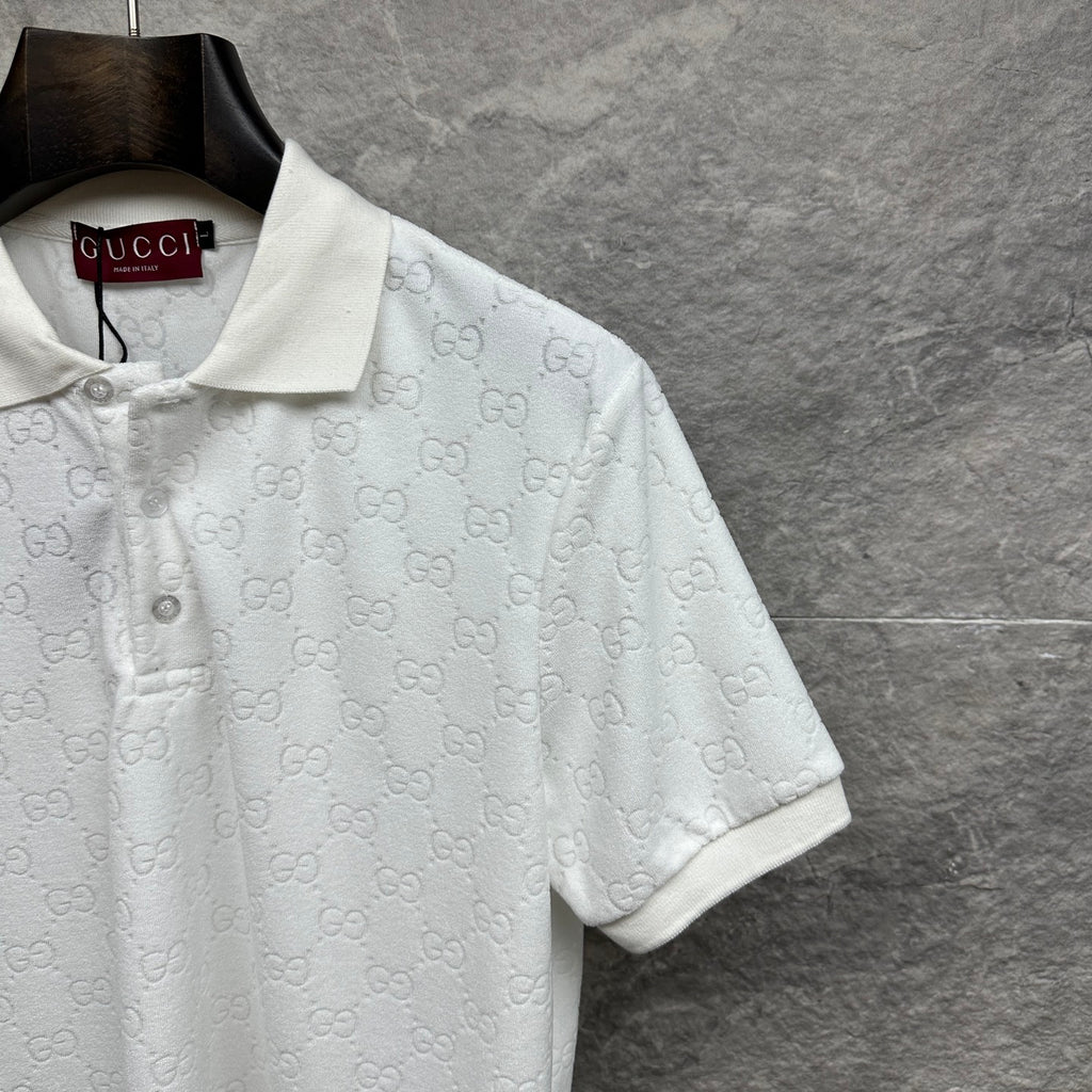 Gucci short-sleeve polo shirt, white GG pattern, sleeve and collar detail