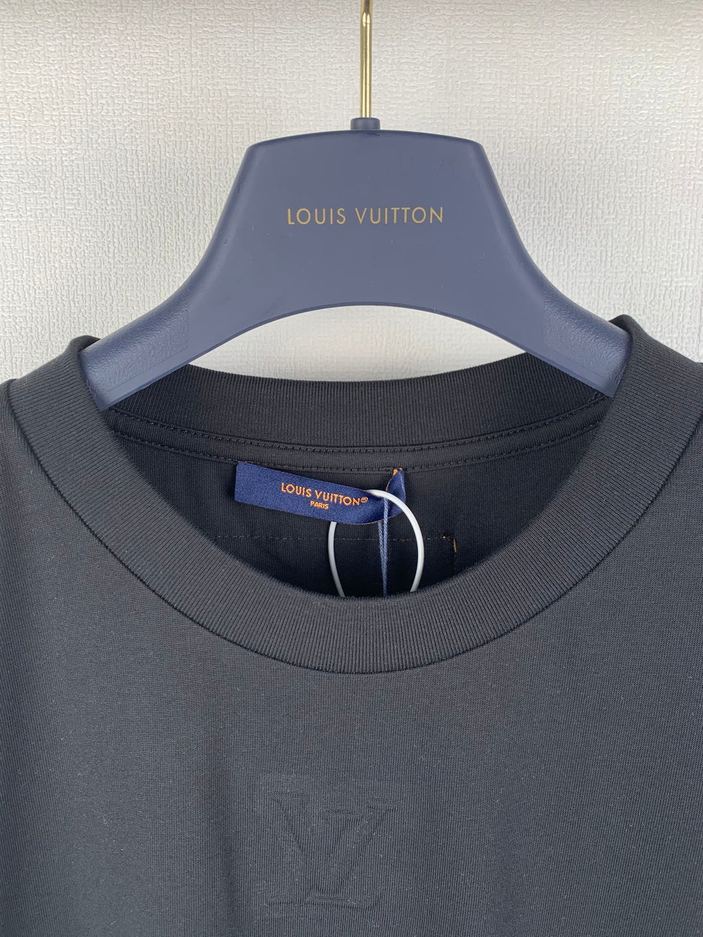 Louis Vuitton T-shirt neckline with inner brand label, dark black