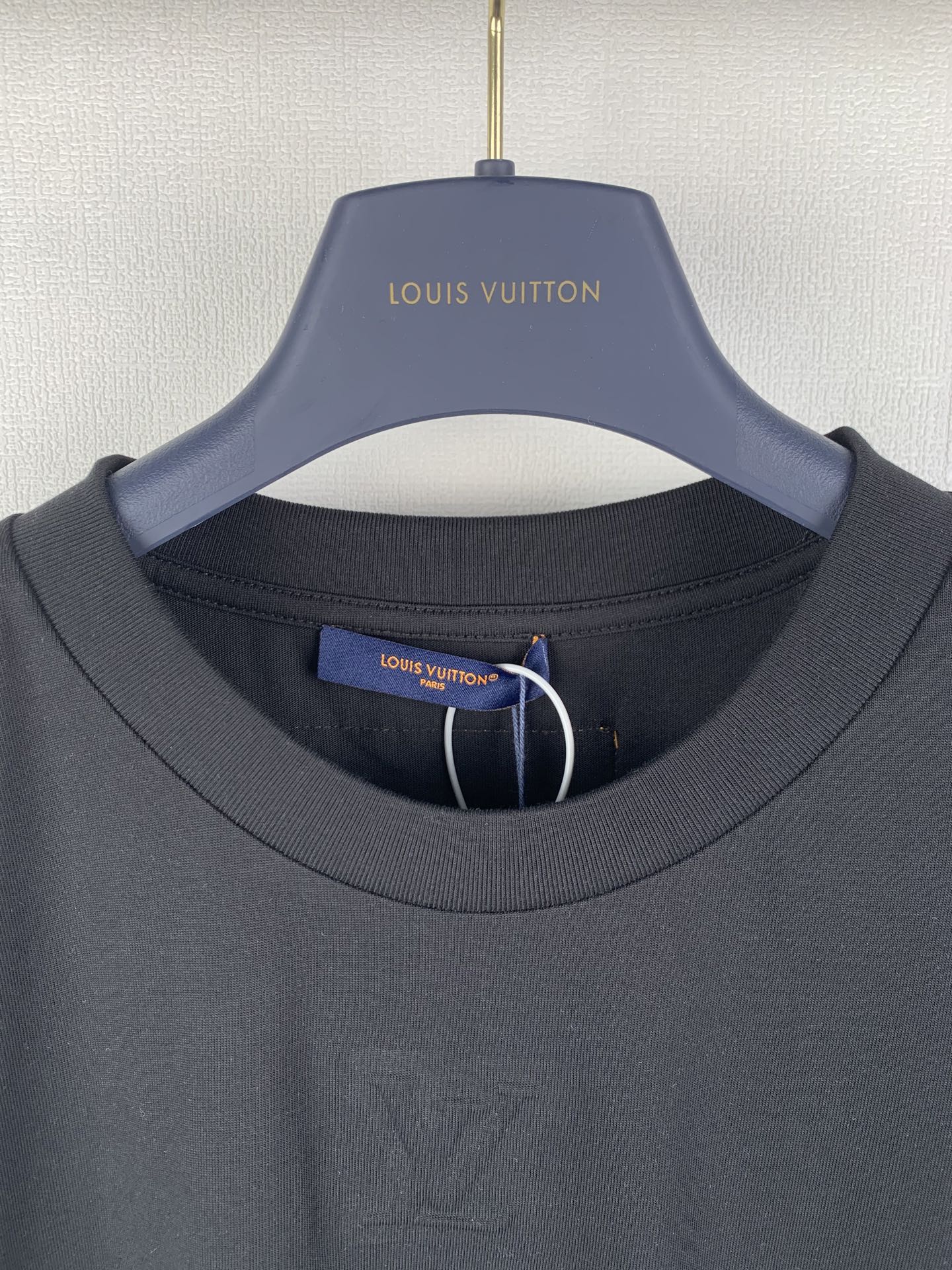 Louis Vuitton T-shirt neckline with inner brand label, dark black