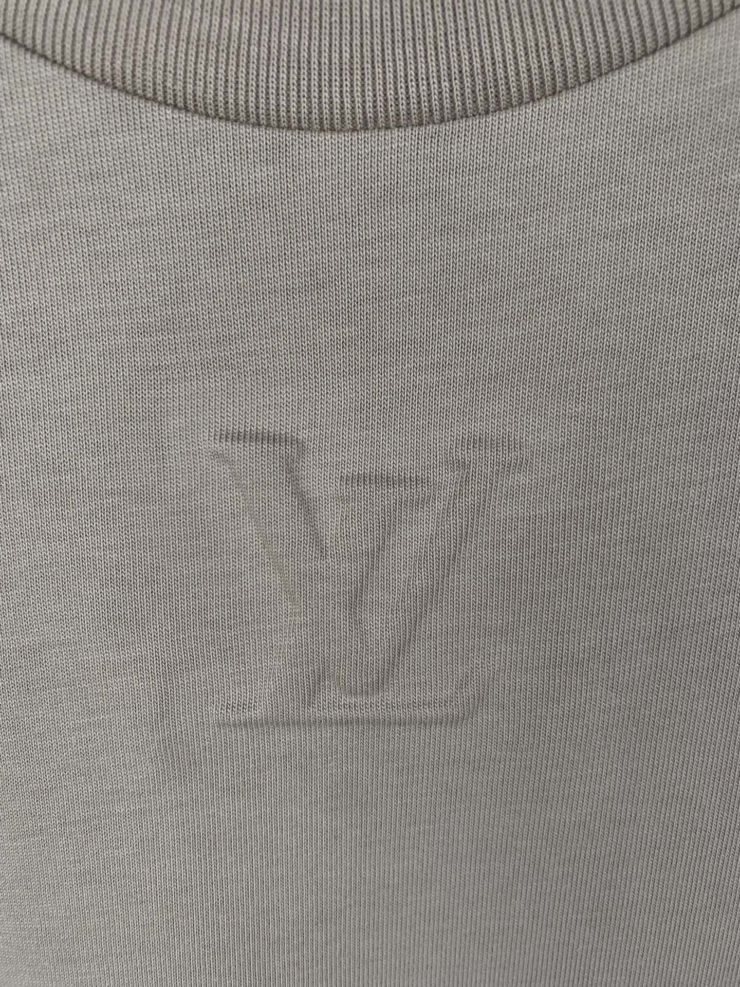 Louis Vuitton short-sleeve T-shirt, beige fabric texture with faint LV monogram