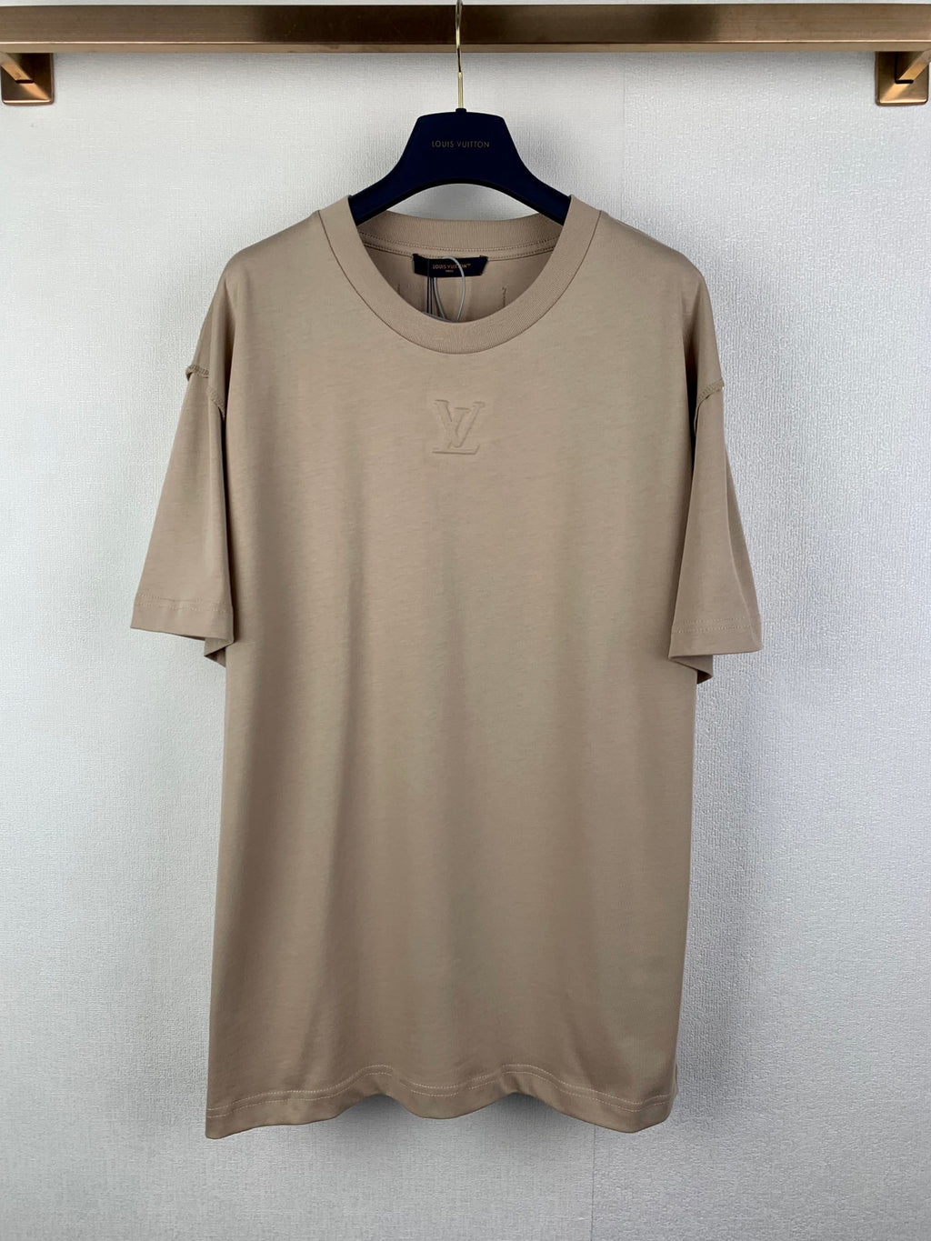 Louis Vuitton short-sleeve T-shirt, beige crew neck with LV logo on front