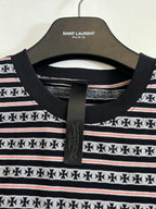 Crew-neck T-shirt neckline with black collar and black-and-white striped knit