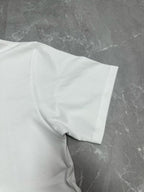 White short-sleeve T-shirt sleeve and side hem