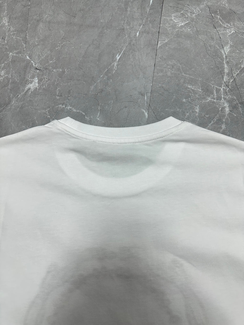 White short-sleeve T-shirt back neckline, plain