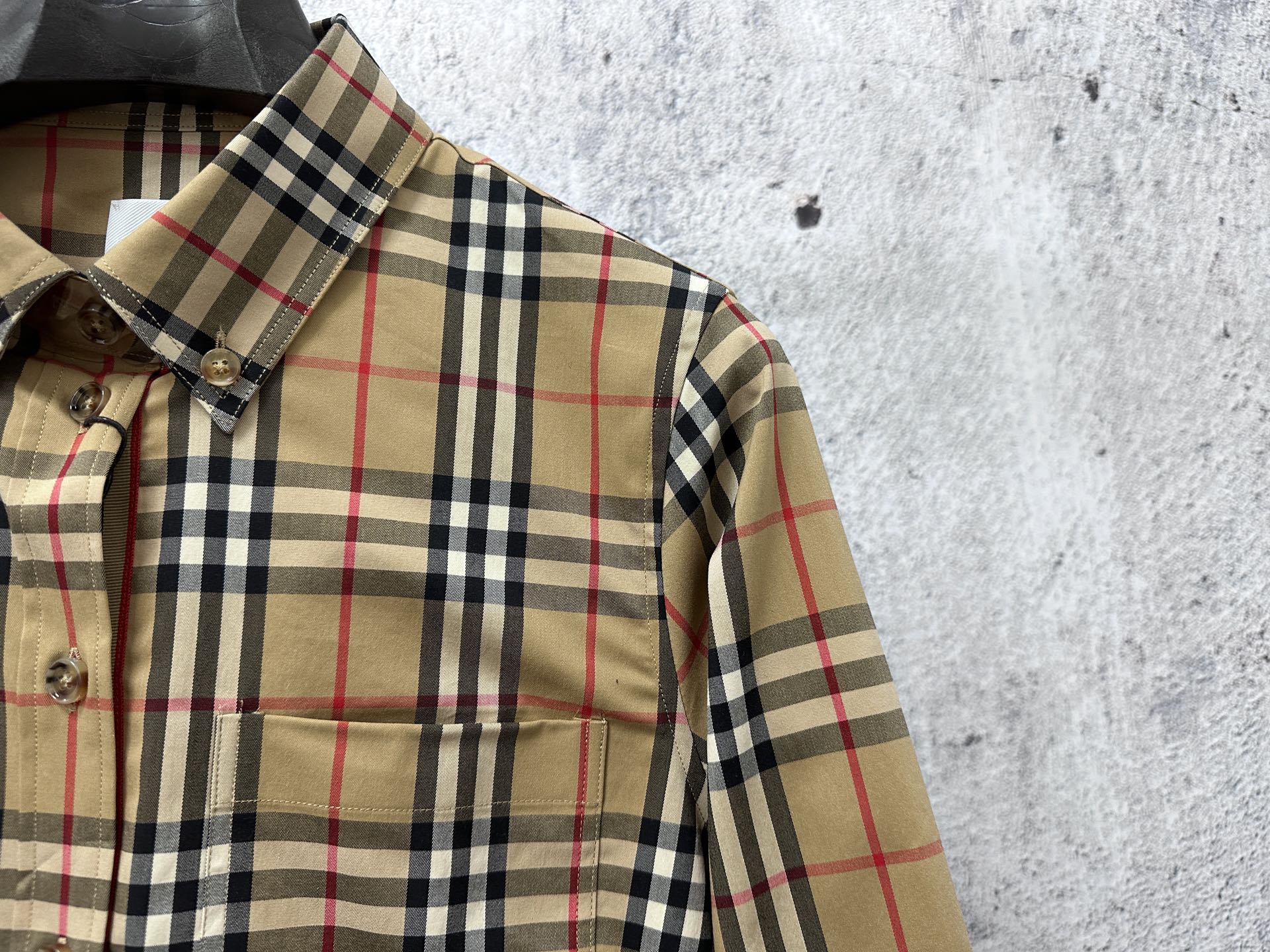 Burberry plaid shirt collar and shoulder with buttoned placket detail