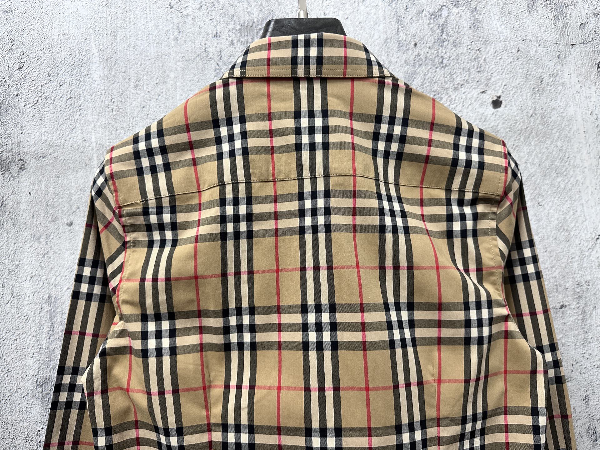 Burberry beige plaid long-sleeve shirt back with yoke and shoulder seams