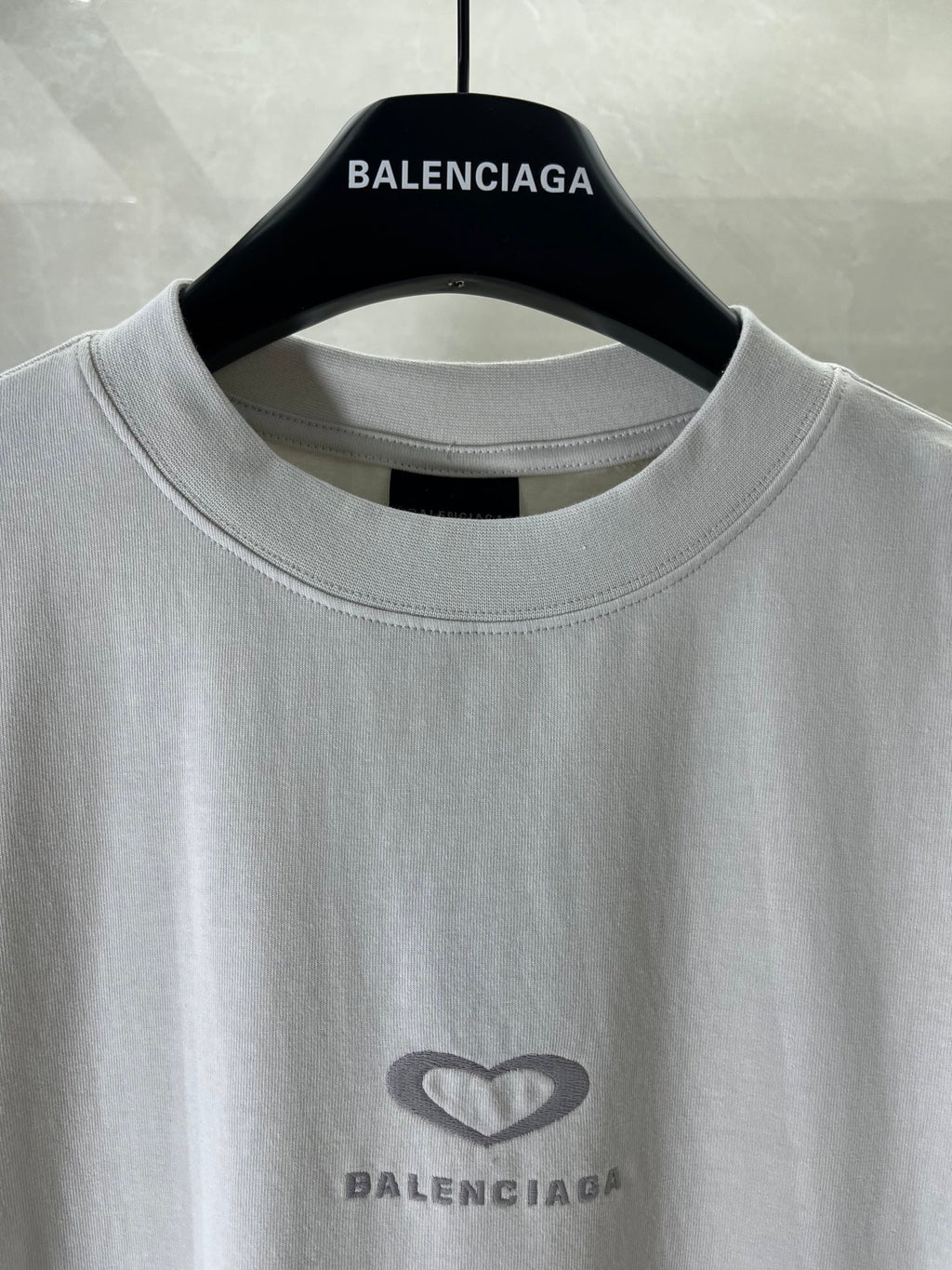 Balenciaga short-sleeve T-shirt collar with heart logo and BALENCIAGA text