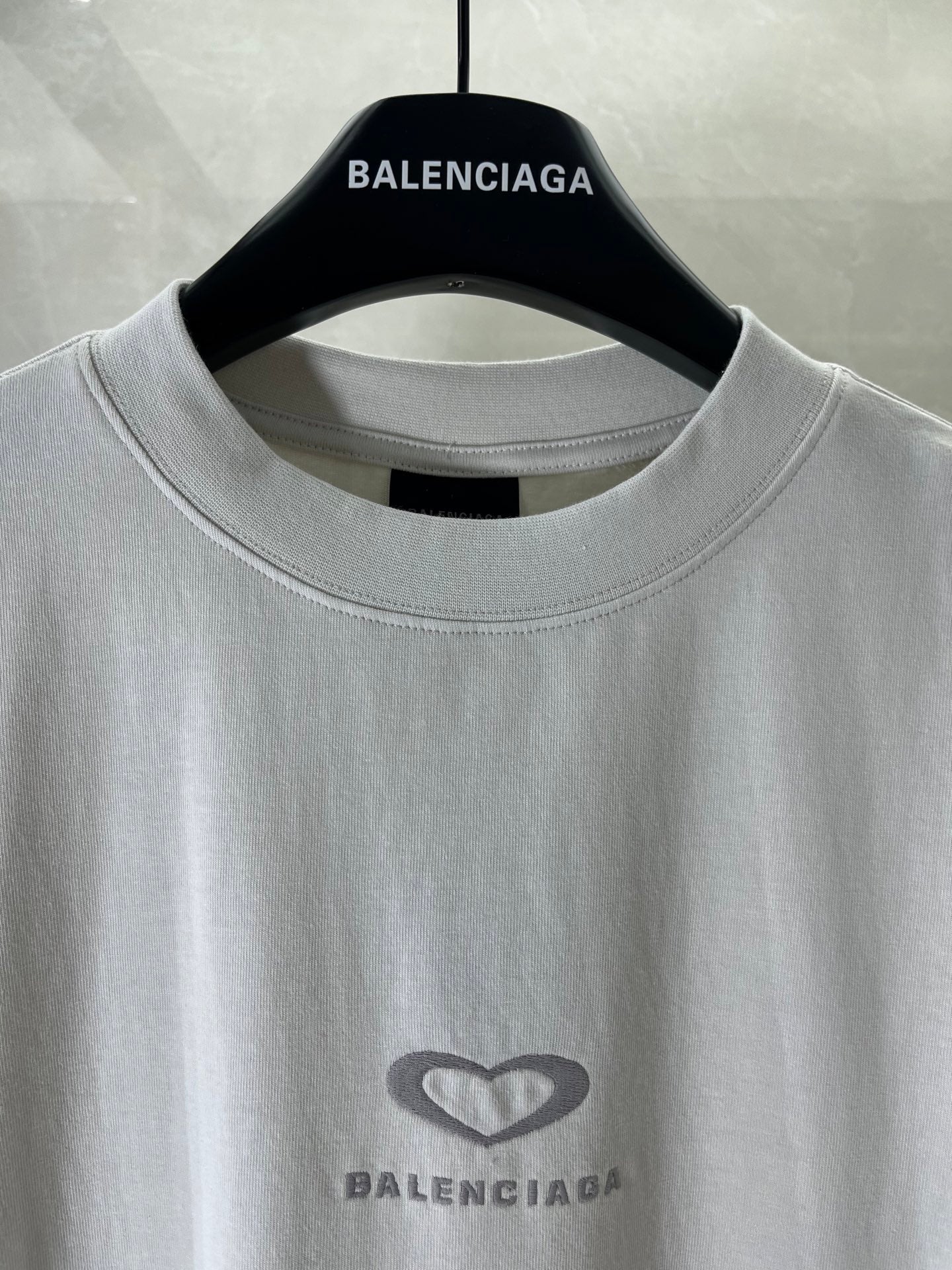 Balenciaga short-sleeve T-shirt collar with heart logo and BALENCIAGA text