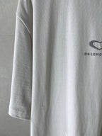 Balenciaga short-sleeve T-shirt with partial sleeve logo print on light fabric