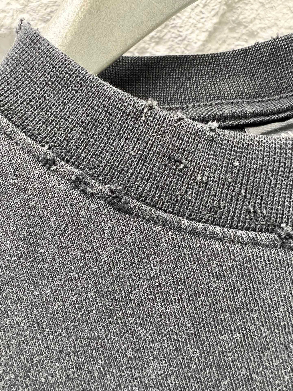 Dark heather knit T-shirt collar with stitched crew neckline