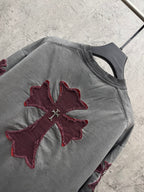 Gray short-sleeve T-shirt with burgundy cross patch on sleeve
