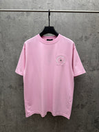 Pink short-sleeve T-shirt with small chest embroidered flower emblem