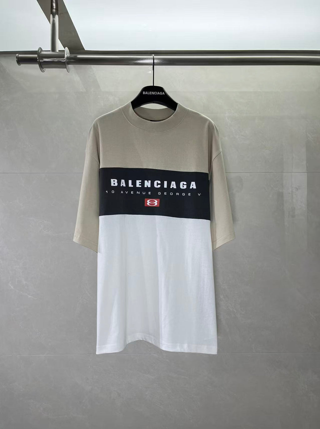 Two-tone Balenciaga T-shirt, round neck, beige top and black/white logo band