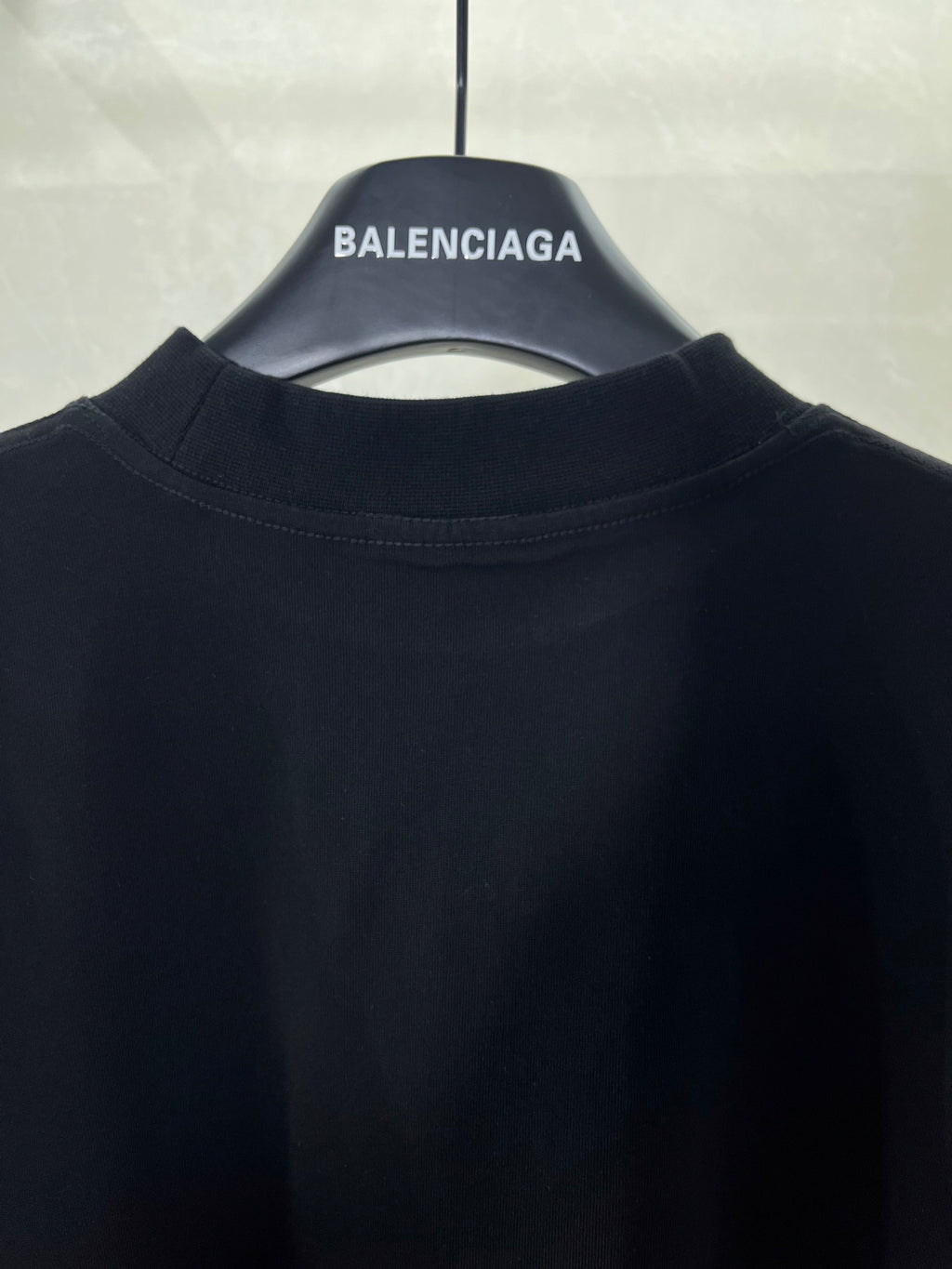 Navy crewneck T-shirt with plain front