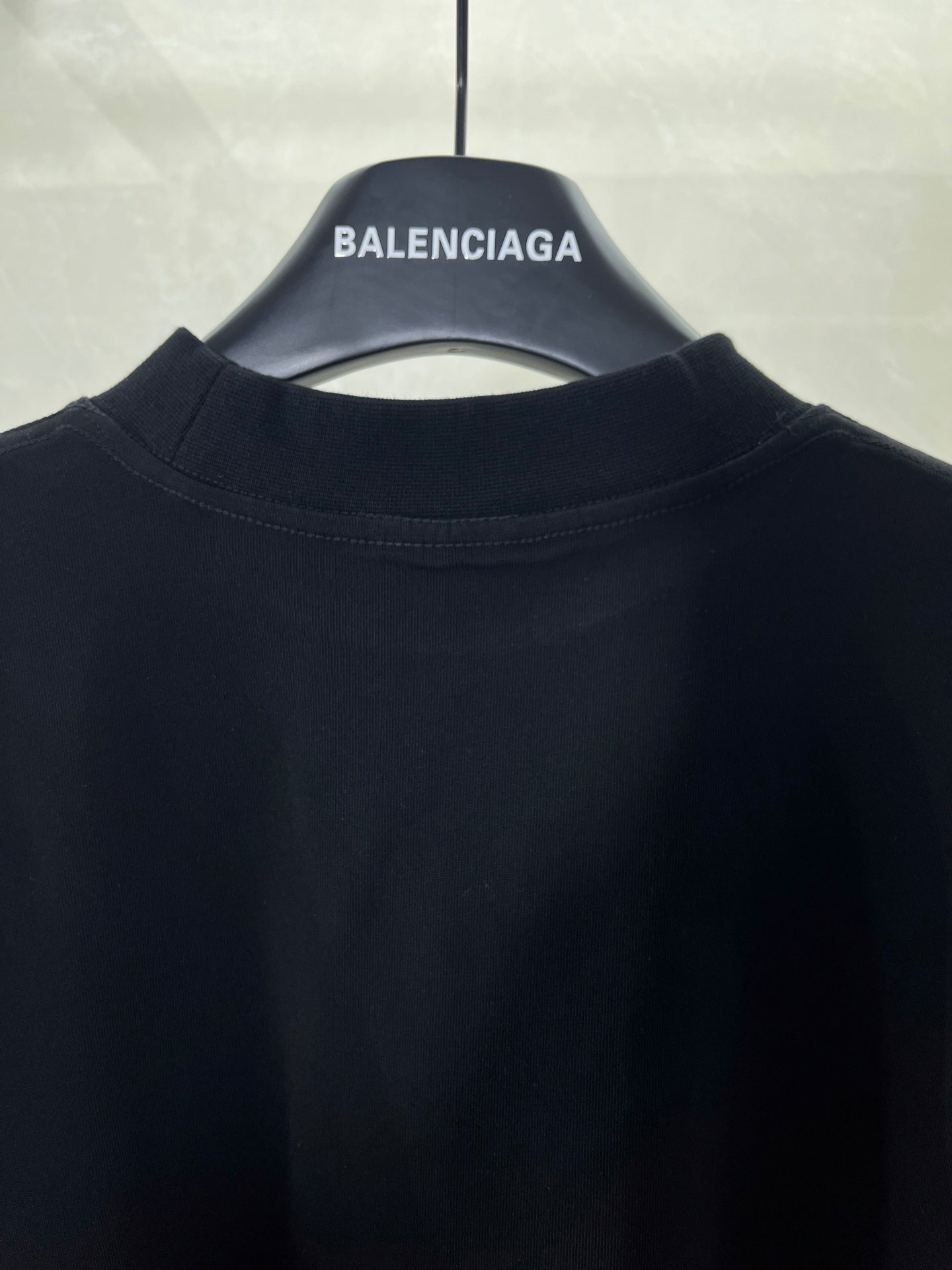 Navy crewneck T-shirt with plain front