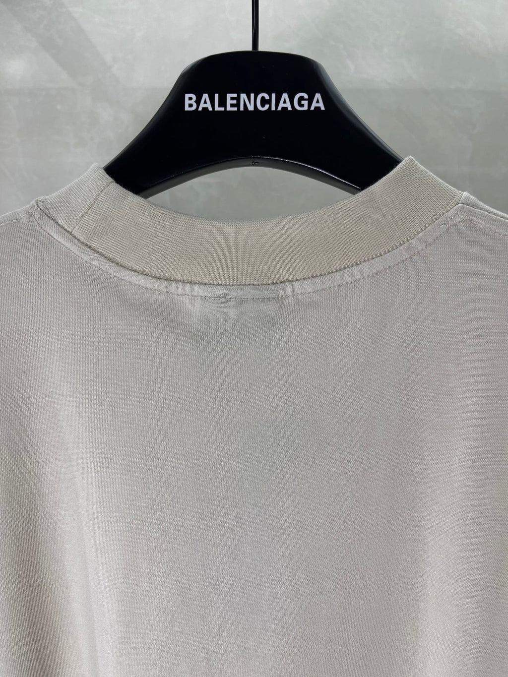 Balenciaga light cream crew-neck T-shirt with neckline collar detail