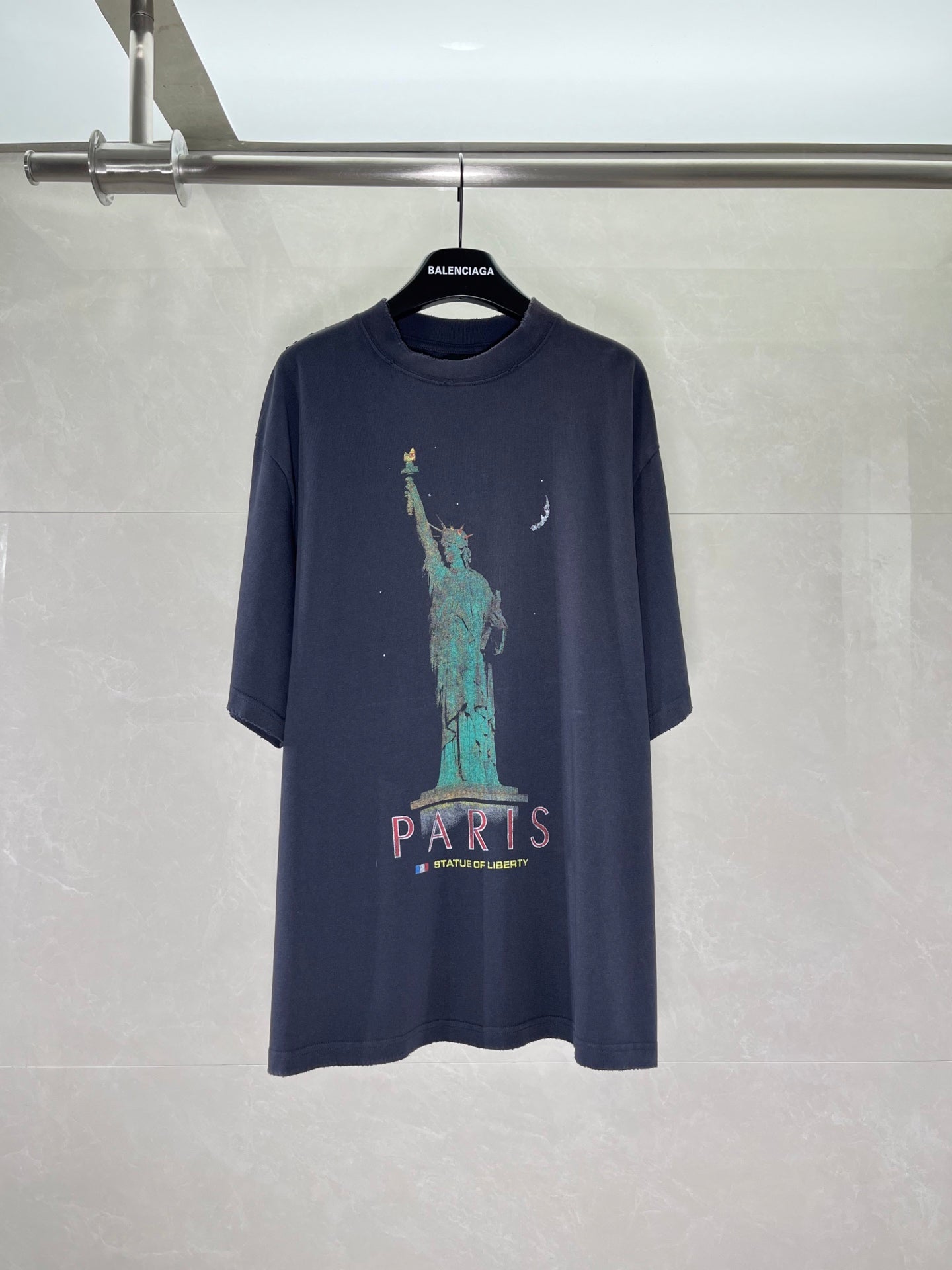 Navy Balenciaga crewneck T-shirt with Statue of Liberty graphic and PARIS print