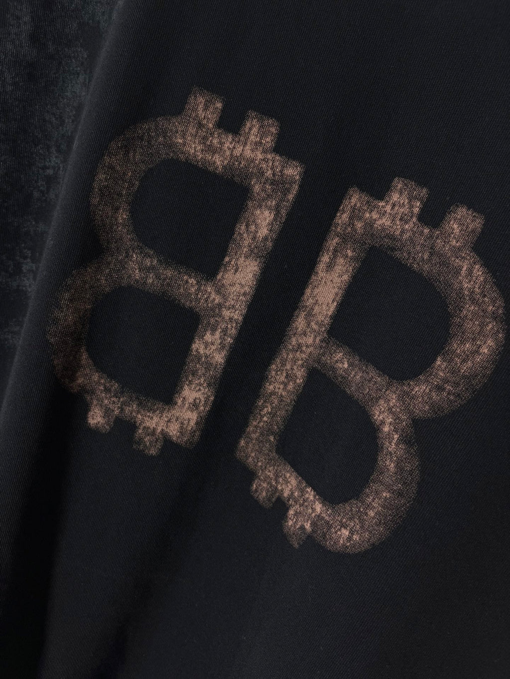 Black Balenciaga T-shirt BB logo graphic in bronze tones