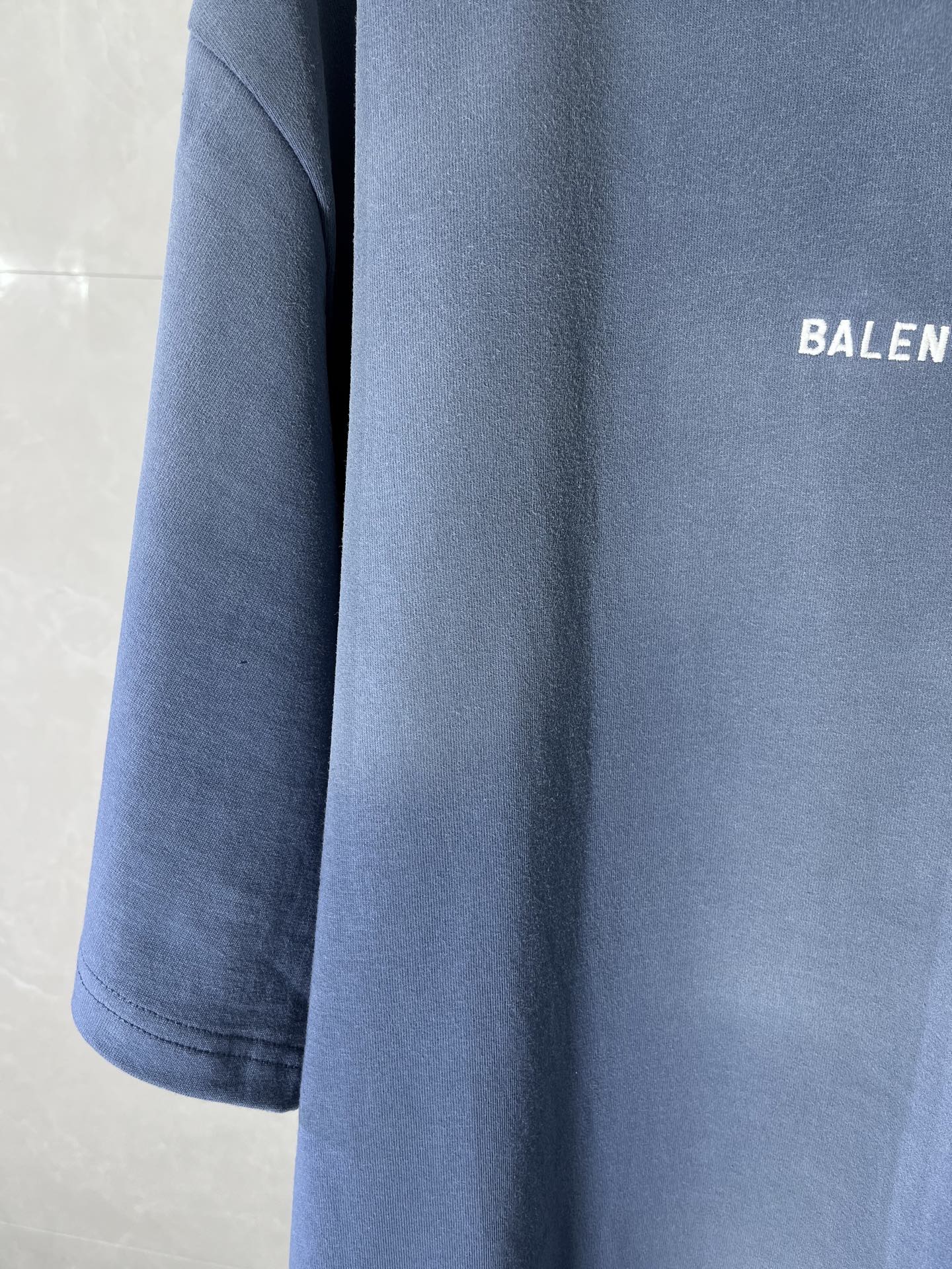 Balenciaga light blue short-sleeve T-shirt with side seam and logo print
