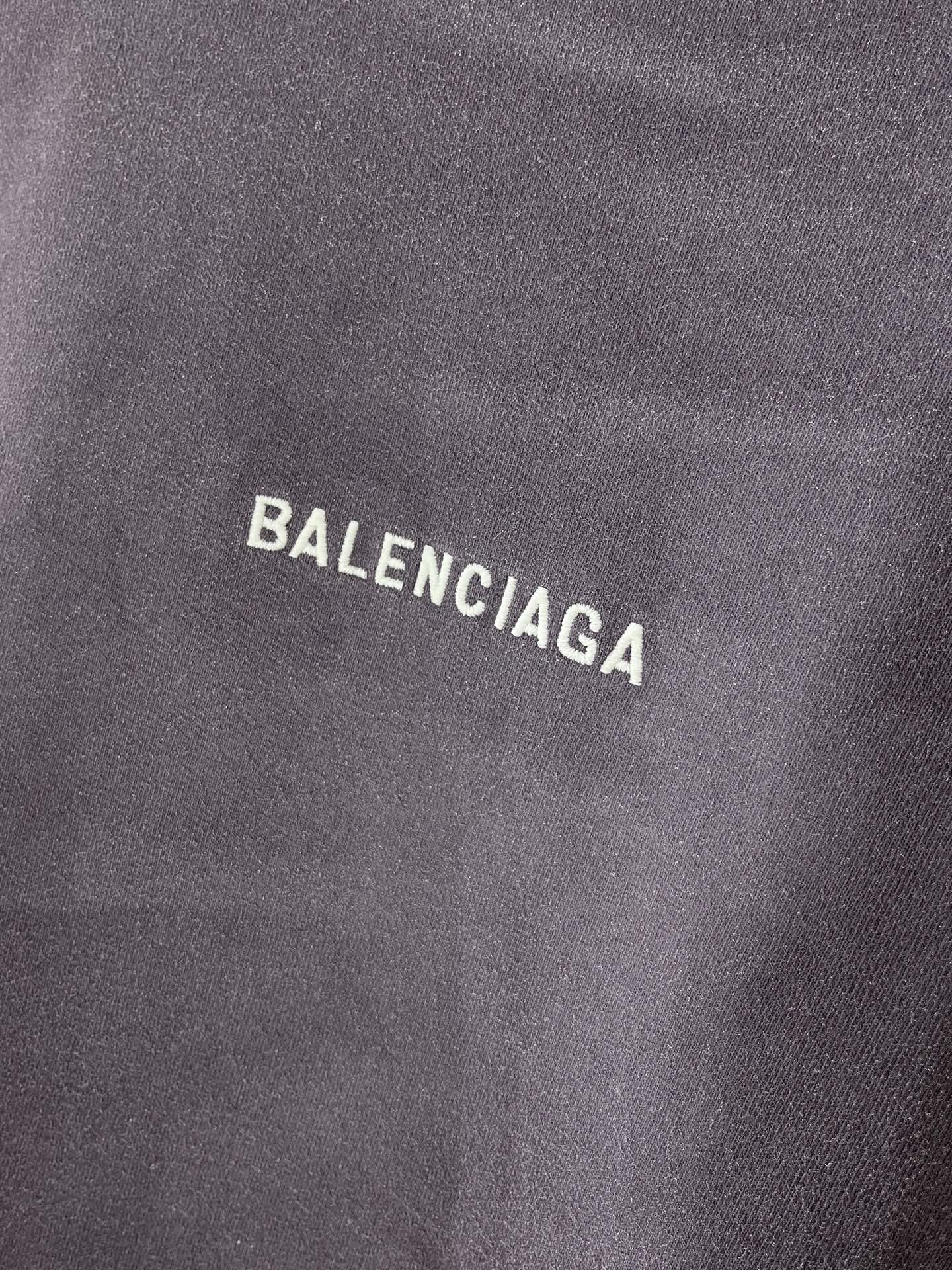 Balenciaga chest BALENCIAGA logo on dark purple short-sleeve T-shirt