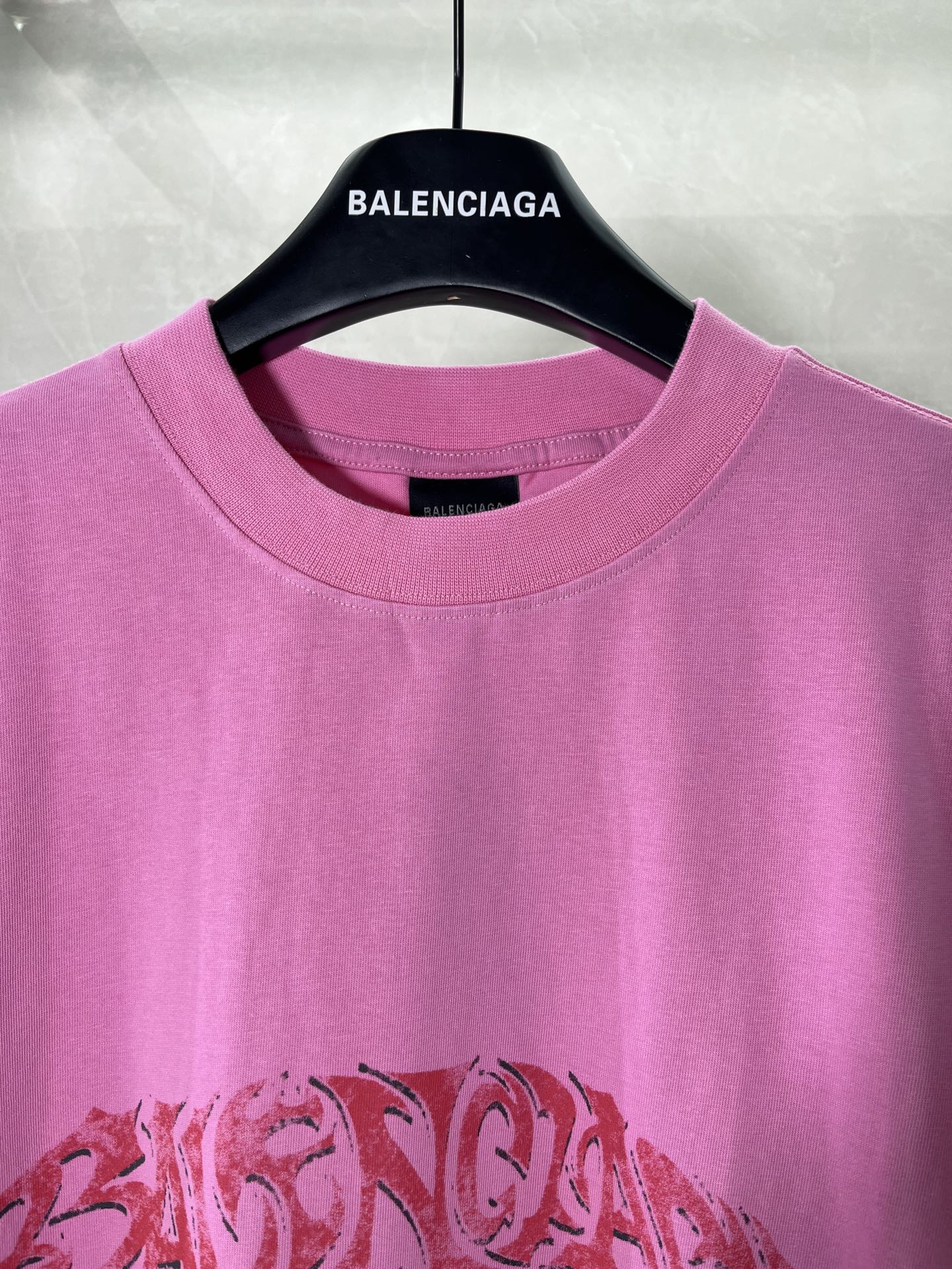 Pink Balenciaga crew-neck T-shirt with red graphic chest print