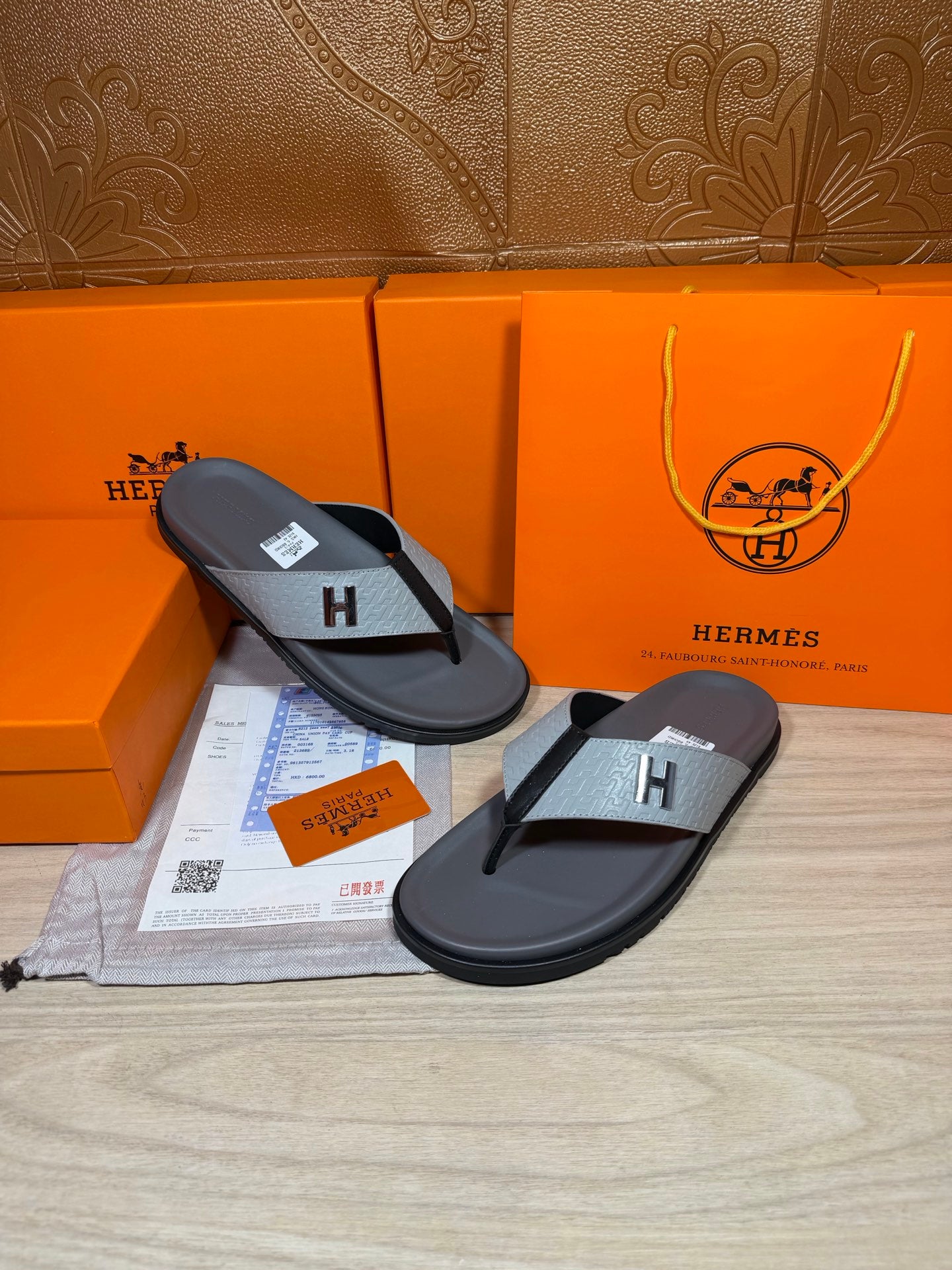 Hermes thong sandals set, dark gray soles with gray H logo straps