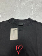 Balenciaga short-sleeve T-shirt neckline, dark gray fabric, red heart graphic