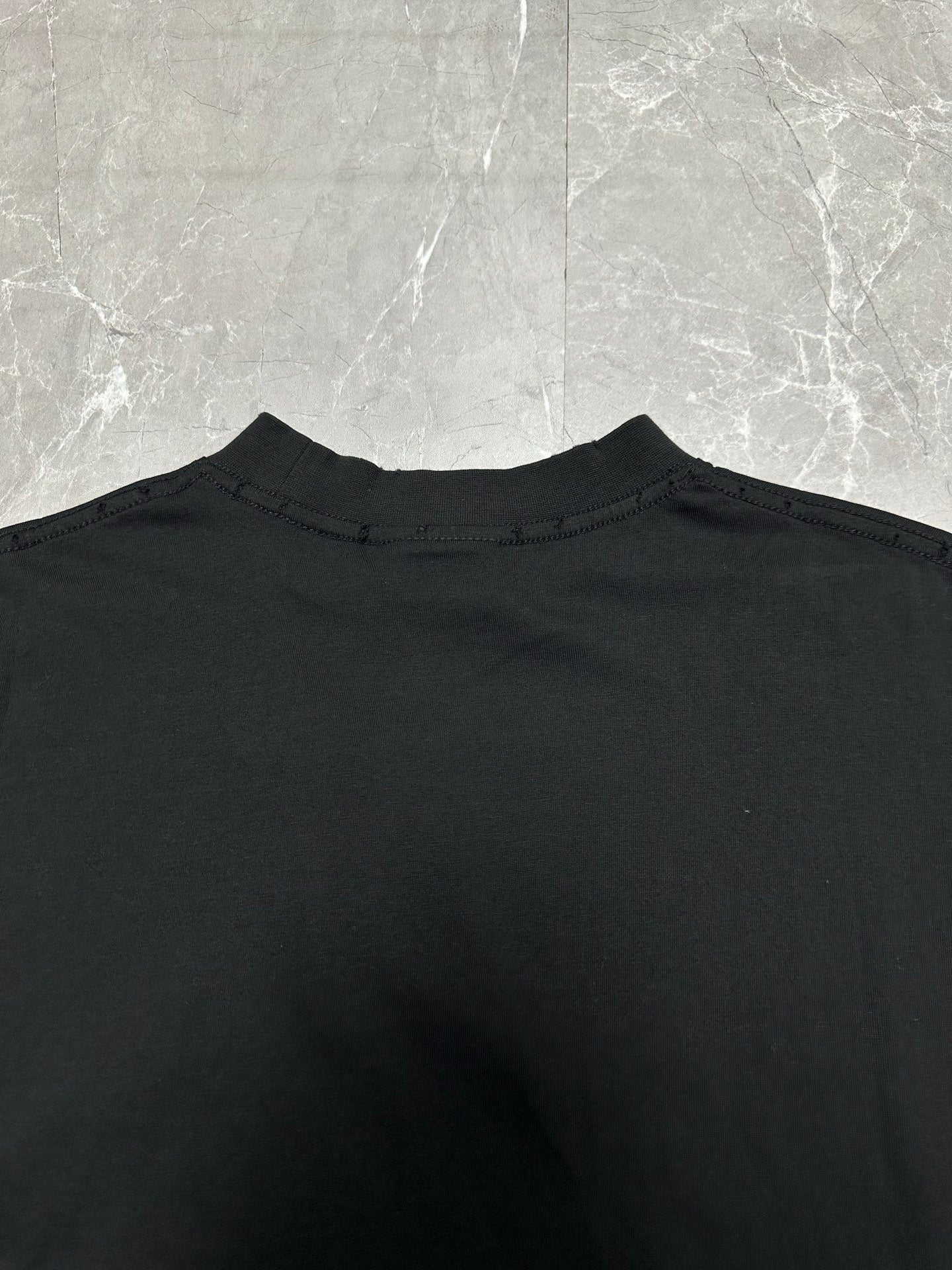 Balenciaga black T-shirt back neckline and collar seam