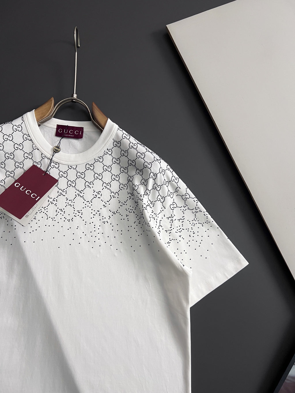 Gucci short-sleeve T-shirt with GG monogram and speckled detailing at chest