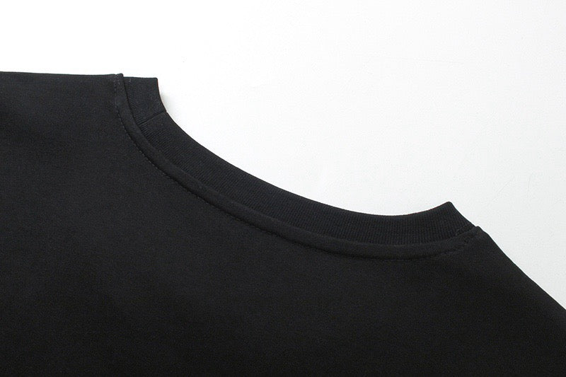 Black T-shirt crew neck with ribbed collar detail