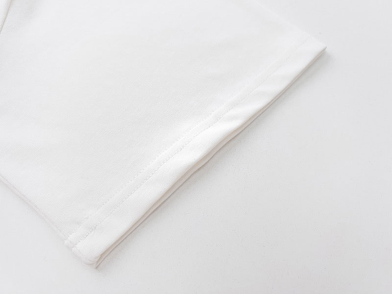 White short-sleeve T-shirt with folded sleeve seam detail