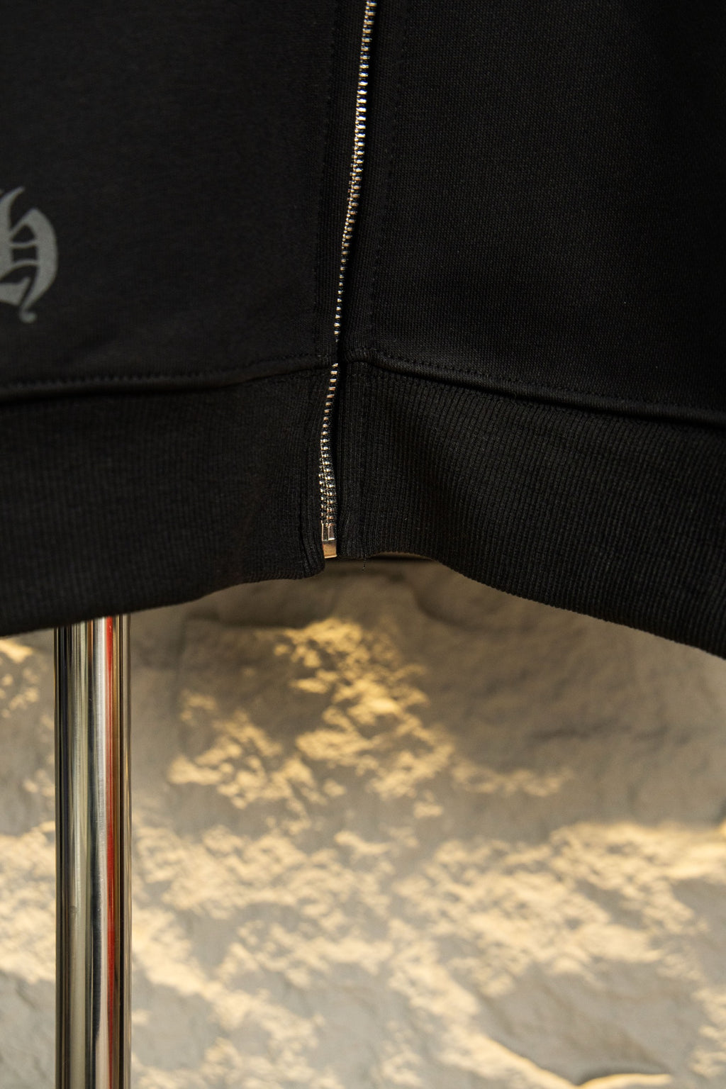 Black hoodie front zipper and ribbed hem